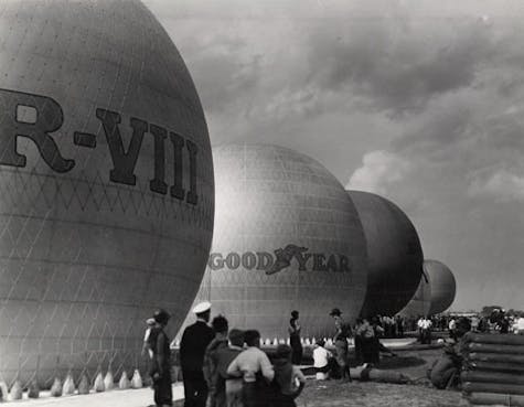 1930: Clevelanders Gather For A Balloon Race