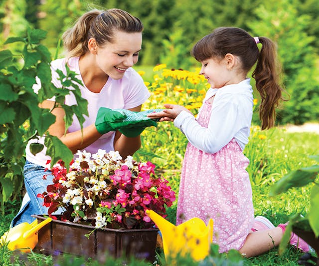 MomDaughterPlanting-Web MomDaughterPlanting-Web