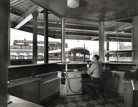 art_CP02978-Greyhound-Bus-Lines-Terminal_1948_recto art_CP02978-Greyhound-Bus-Lines-Terminal_1948_recto