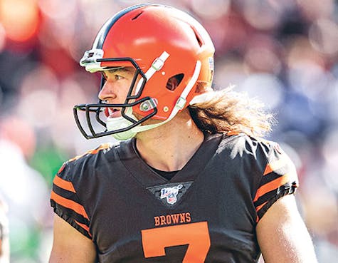 Cleveland Browns punter Jamie Gillan warms up before an NFL football game  against the Tennessee Titans, Sunday, Sept. 8, 2019, in Cleveland. (AP  Photo/David Richard Stock Photo - Alamy