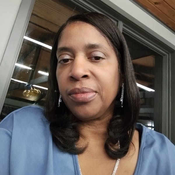 Paschal, Rochelle